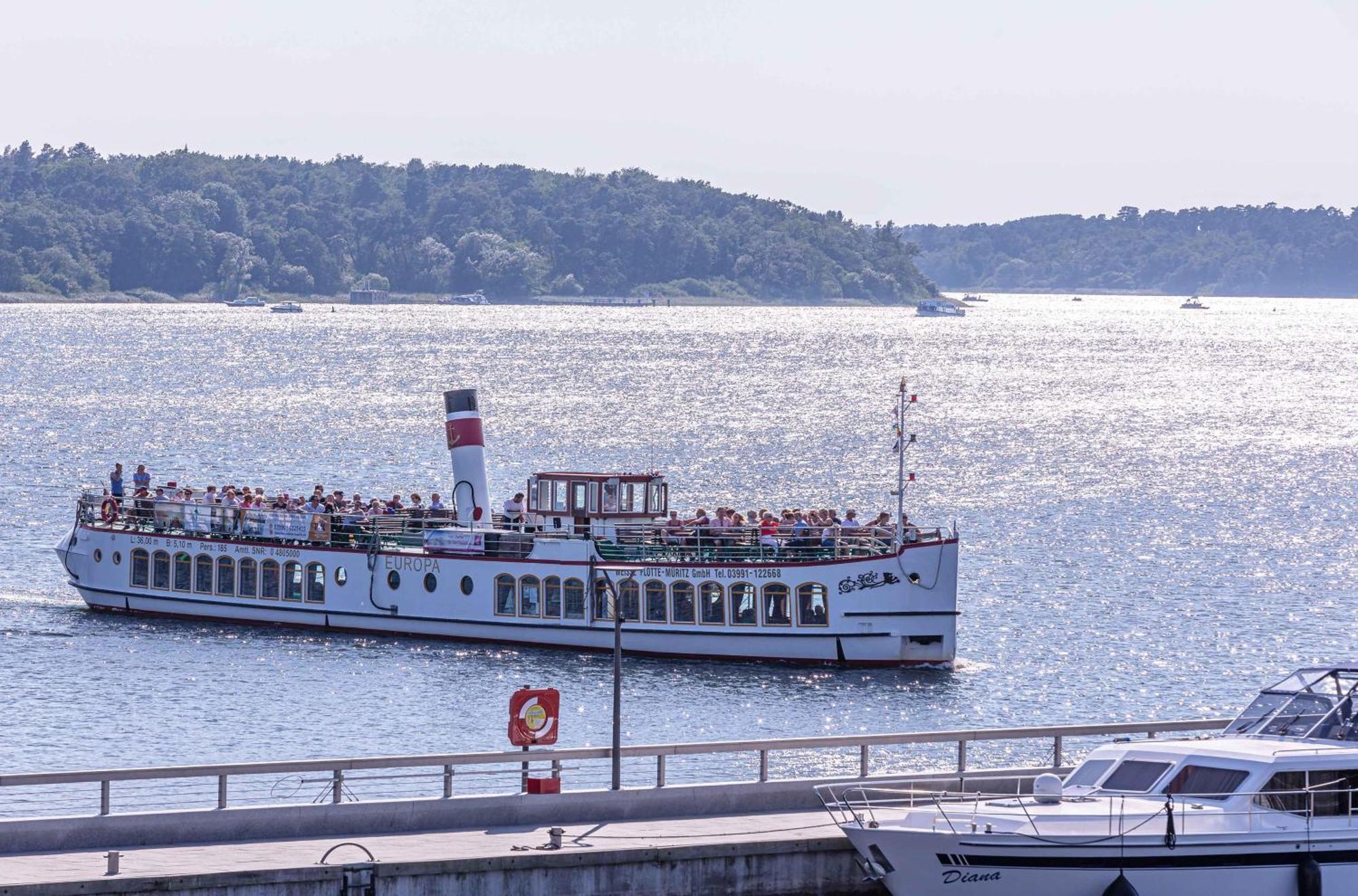Ferienwohnungen Am Mueritzer Hafen Waren  Exterior foto